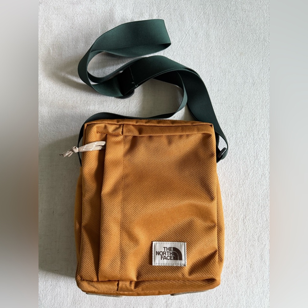 The North Face Crossbody Bag… Fall vibes!